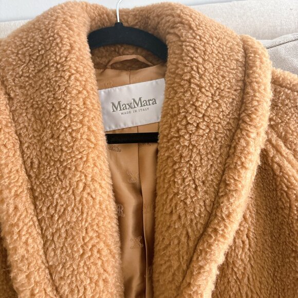 90% NEW MAX MARA TEDDY MID LENGTH CLASSIC JACKET, SIZE 42 medium - Picture 17 of 17